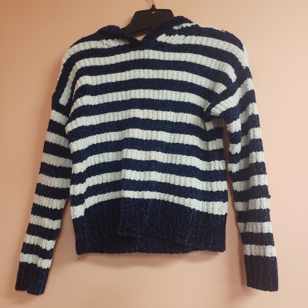 Girls sweater